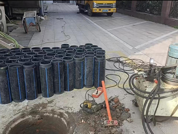 固阳PE置换管厂家 DN315置换管 非开挖管短管置换